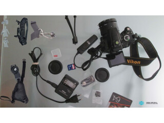 Câmara digital Nikon D5000 usada + acessórios