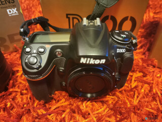 Nikon D300 imaculada + Punho MB-D10 Nikon Original + Bateria Extra EN-EL3e Original
